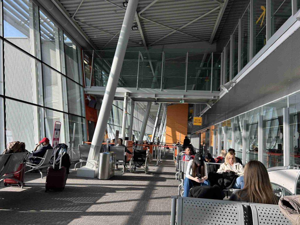 Tekućine u ručnoj prtljazi: Gdje vrijedi ograničenje od 100 ml, a koji aerodromi dopuštaju do dvije litre?